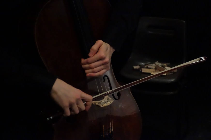 Lucia Ronchetti: Forward and downward, turning neither to the left nor to the right, for solo cello
